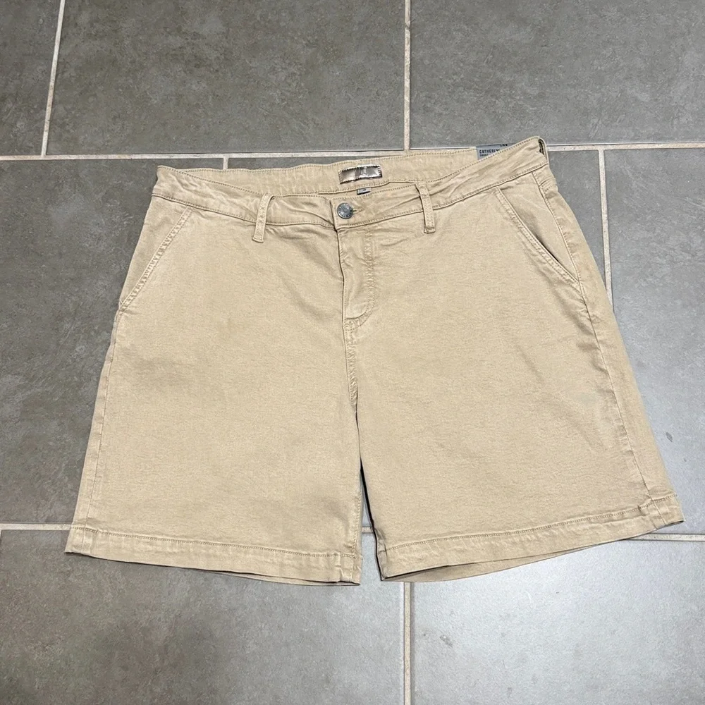 KUT from the Kloth Catherine shorts. Size 18 - Picture 5 of 6